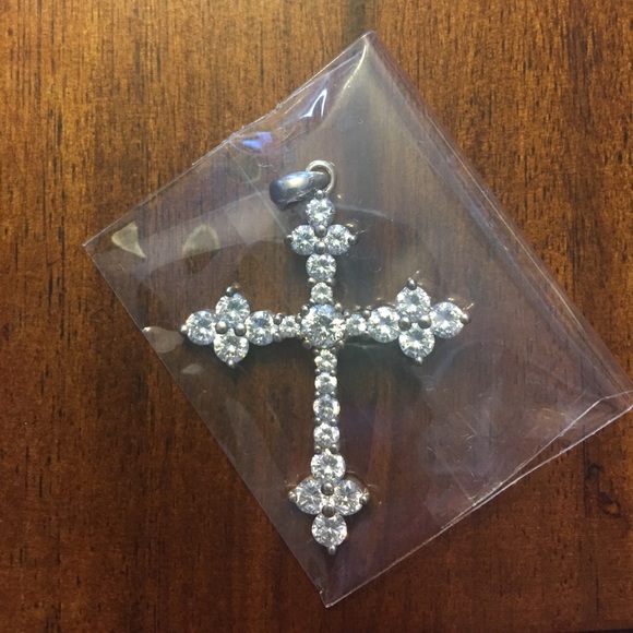 Sterling silver cross pendant - Picture 3 of 4